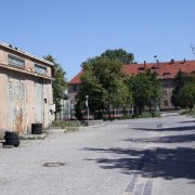 dawne garaze a dzis prywatne firmy